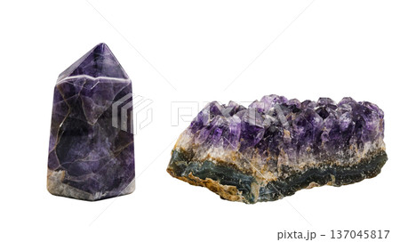 アメジストの結晶とポイント 浄化イメージ 背景透過 137045817