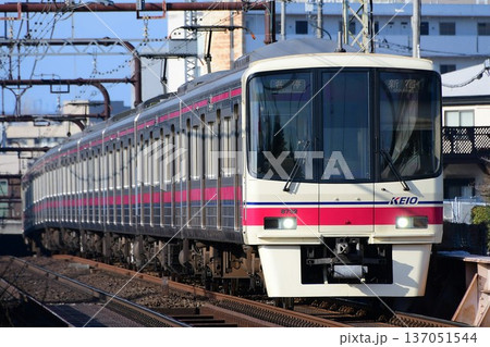 地下トンネルから出てきた8000系8732F 京王電鉄京王線 地下トンネルから出てきた8000系8732F 京王電鉄京王線 137051544