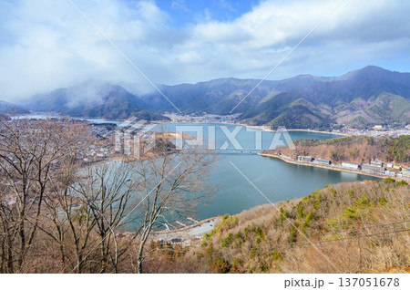 【富士山パノラマロープウェイ】河口湖全景【河口湖天上山公園より撮影】 【富士山パノラマロープウェイ】河口湖全景【河口湖天上山公園より撮影】 137051678