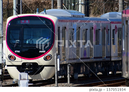 営業運転に向けて整備中の京王2000系2代目2702F 137051934
