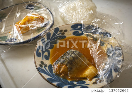 鯖の味噌煮 簡素な食事 鯖の味噌煮 簡素な食事 137052665