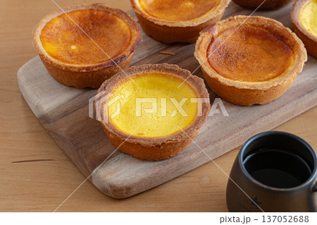 美味しそうなタルト 137052688