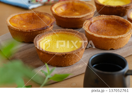 美味しそうなタルト 137052761