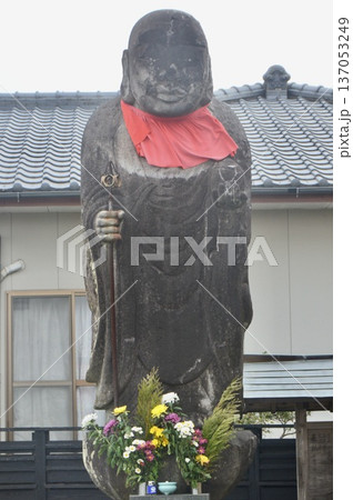 日本一の地蔵菩薩像(八坂神社・境内/鹿児島県出水市麓町) 日本一の地蔵菩薩像(八坂神社・境内/鹿児島県出水市麓町) 137053249