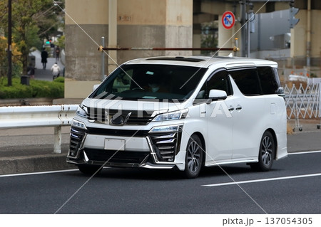 高級ミニバン 高級ミニバン 137054305