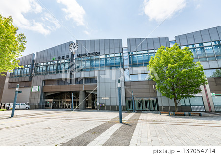 北海道帯広市 快晴のJR帯広駅(南口) 北海道帯広市 快晴のJR帯広駅(南口) 137054714