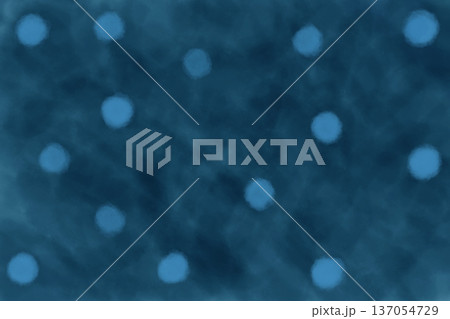 イラスト素材：紺の背景に水色の水玉模様 137054729