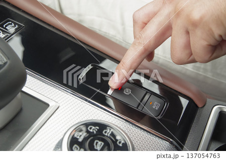 電動パーキングブレーキの操作イメージ 電動パーキングブレーキの操作イメージ 137054763
