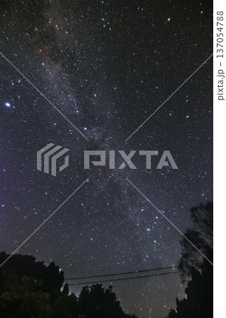 初夏の星景写真 北の天の川とカシオペア座と・白鳥座 初夏の星景写真 北の天の川とカシオペア座と・白鳥座 137054788