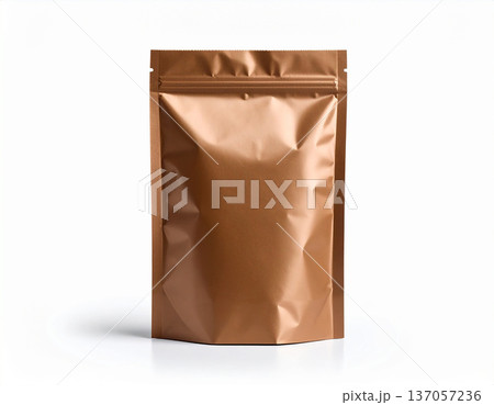 茶色い無地のパッケージ袋のモックアップサンプル　デザイン　新商品開発 137057236