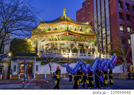 横浜中華街　関帝廟通り　橫濱媽祖廟　春節祭　山下町公園の風景 137059348