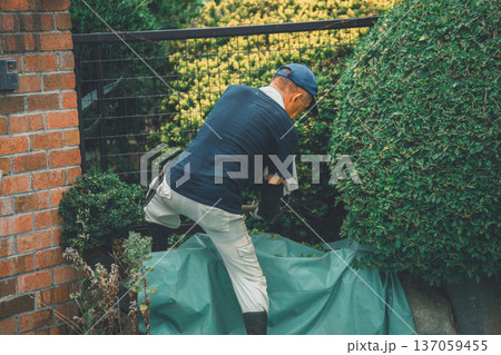 Japanese Gardener Japanese Gardener 137059455