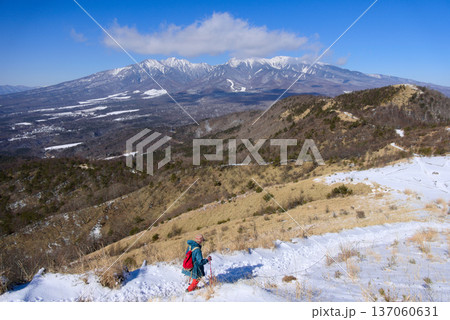 長野県南牧村、飯盛山から望む八ヶ岳 長野県南牧村、飯盛山から望む八ヶ岳 137060631