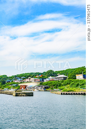 オロロンの島 焼尻島(やぎしりとう)を行く オロロンの島 焼尻島(やぎしりとう)を行く 137061475