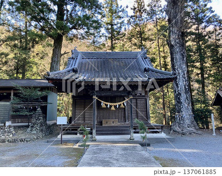 石神神社の拝殿 137061885