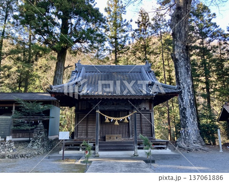 石神神社の拝殿 137061886