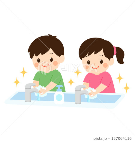 しっかり泡立てて手洗いをする男の子と女の子 しっかり泡立てて手洗いをする男の子と女の子 137064116