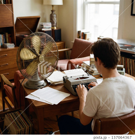 レトロなデスクワーク レトロなデスクワーク 137064367