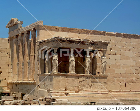 Erechtheion Caryatids Temple On Acropolis Athens Greece Erechtheion Caryatids Temple On Acropolis Athens Greece 137064880
