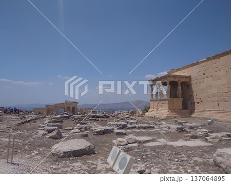 Erechtheion Caryatids Temple On Acropolis Athens Greece Erechtheion Caryatids Temple On Acropolis Athens Greece 137064895