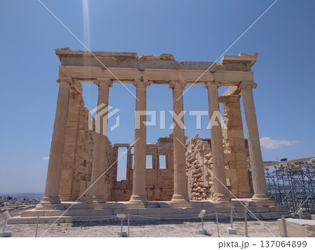 Erechtheion Temple Side View On Acropolis Athens Greece Erechtheion Temple Side View On Acropolis Athens Greece 137064899