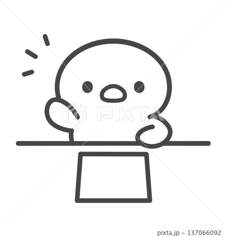机の上で手を挙げるひよこの手描き線画イラスト プリントや書類 机の上で手を挙げるひよこの手描き線画イラスト プリントや書類 137066092