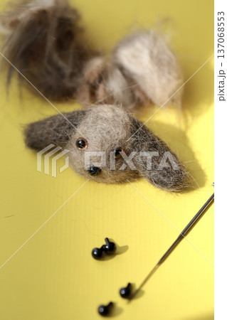 犬の毛で作ったニードルフェルト風のミニチュアダックスのマスコット 137068553