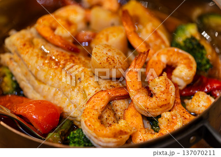 観客席 止まり木 パーチ 137070211