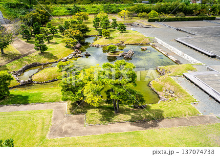 【日本100名城】初秋の赤穂城　本丸庭園と御殿跡2　兵庫県赤穂市 137074738