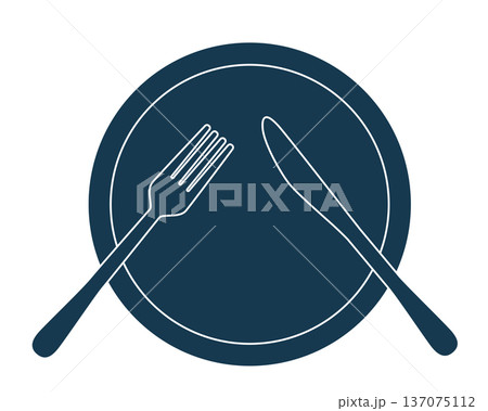 食事中のサインを示すカトラリーアイコン（お皿、フォーク、ナイフ、シルエット、ネイビー） 137075112