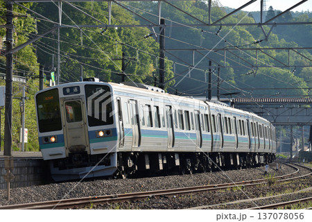 中央本線を走る211系普通電車 中央本線を走る211系普通電車 137078056