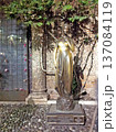 Juliet statue of a stone statue 137084119
