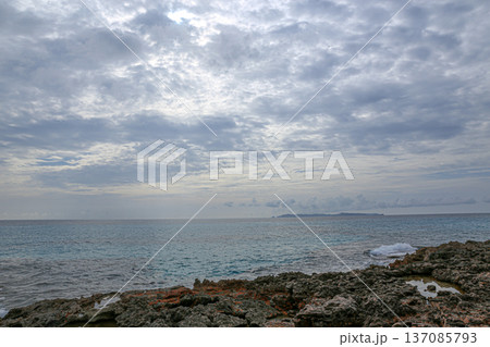 地中海の夕暮れ 137085793