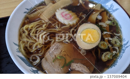 しょうゆラーメン 137089404