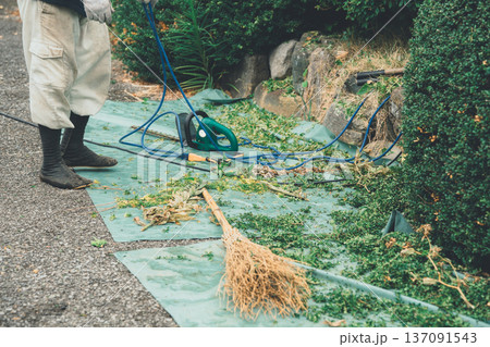 Japanese Gardener Japanese Gardener 137091543