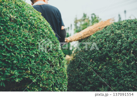 Japanese Gardener Japanese Gardener 137091554