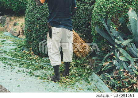 Japanese Gardener 137091561