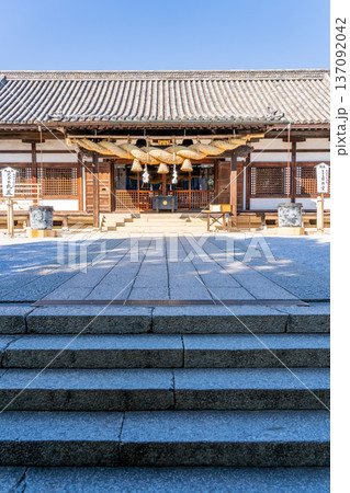 阿智神社　拝殿　倉敷美観地区観光（鶴形山に鎮座する海上交通の守護神　宗像三女神を祀る御社） 137092042