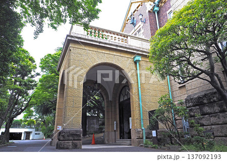 鳩山会館のエントランス(東京都文京区) 鳩山会館のエントランス(東京都文京区) 137092193