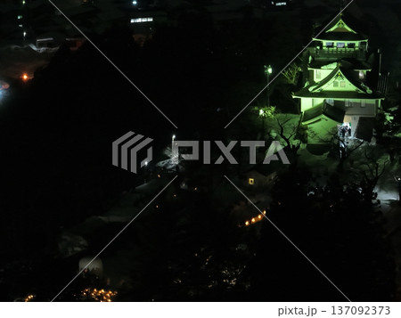 ＜空撮＞夜景・横手城のイルミネーション 137092373
