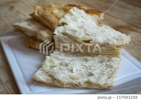 sliced  white pizza roman traditional street food 137093208