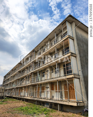 集合住宅 137095688
