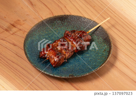 豚串 炭火で香ばしく焼き上げた居酒屋定番料理 豚串 炭火で香ばしく焼き上げた居酒屋定番料理 137097023
