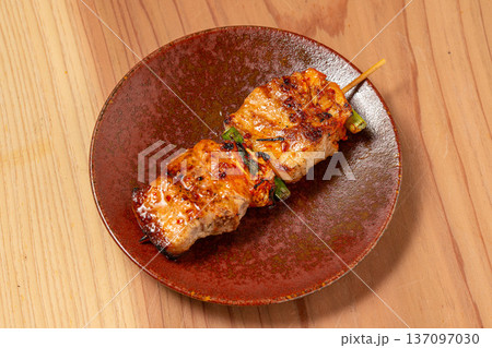 豚串 炭火で香ばしく焼き上げた居酒屋定番料理 豚串 炭火で香ばしく焼き上げた居酒屋定番料理 137097030