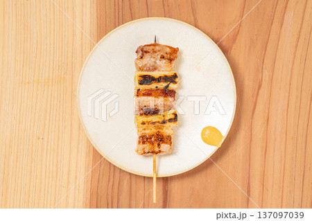 豚串 炭火で香ばしく焼き上げた居酒屋定番料理 137097039