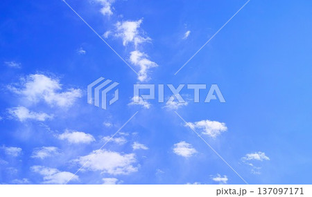 青空と雲イメージ 青空と雲イメージ 137097171