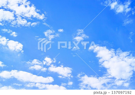 青空と雲イメージ 青空と雲イメージ 137097192