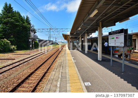 富山 あいの風とやま鉄道の泊駅 富山 あいの風とやま鉄道の泊駅 137097307