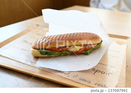 ベーカリー できたてのパン ベーカリー できたてのパン 137097991