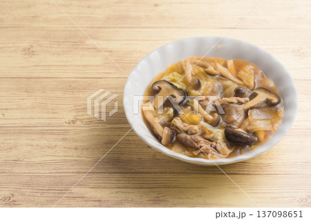 キノコと豚肉のあんかけ キノコと豚肉のあんかけ 137098651